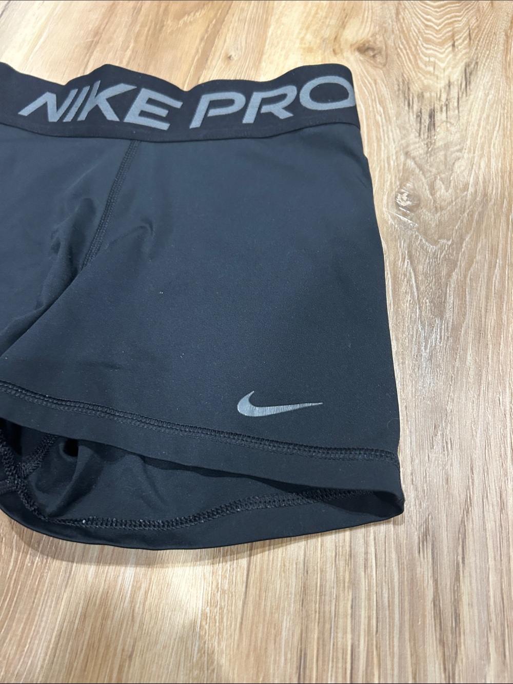 Nike Pro Black Women's Compression Shorts - Picture 3 of 5